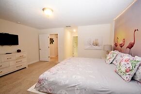 Storey Lake- 6 Bedroom Pool - 1664ST Home by RedAwning