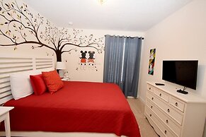 Storey Lake- 6 Bedroom Pool - 1664ST Home by RedAwning