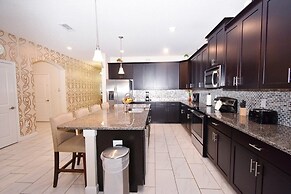 Storey Lake- 6 Bedroom Pool - 1664ST Home by RedAwning