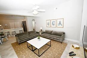 Greater Groves - 5 Bedrooms House w/pool-5202GG Home by RedAwning