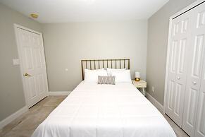 Greater Groves - 5 Bedrooms House w/pool-5202GG Home by RedAwning