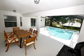 Greater Groves - 5 Bedrooms House w/pool-5202GG Home by RedAwning