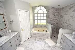 Greater Groves - 5 Bedrooms House w/pool-5202GG Home by RedAwning