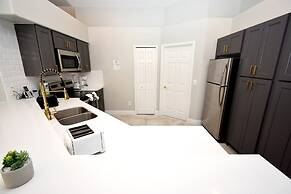 Greater Groves - 5 Bedrooms House w/pool-5202GG Home by RedAwning