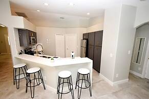 Greater Groves - 5 Bedrooms House w/pool-5202GG Home by RedAwning