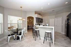 Greater Groves - 5 Bedrooms House w/pool-5202GG Home by RedAwning