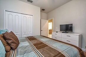 Storey Lake- 5 Bedroom Townhome w/ Pool- 1600ST Townhouse by RedAwning