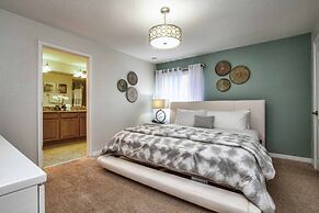 Storey Lake- 5 Bedroom Townhome w/ Pool- 1600ST Townhouse by RedAwning