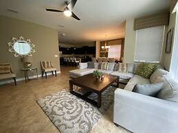 Paradise Palms- 6 Bedroom Pool -3150PP Home by RedAwning