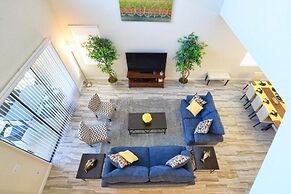 Solterra - 5 Bedrooms House w/pool-7035SR Home by RedAwning