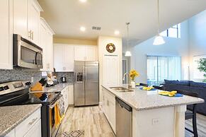 Solterra - 5 Bedrooms House w/pool-7035SR Home by RedAwning