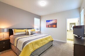 Solterra - 5 Bedrooms House w/pool-7035SR Home by RedAwning