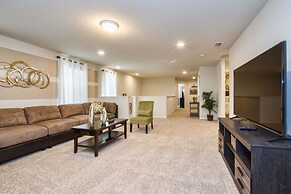 Windsor at Westside-7 Bedrooms House w/pool-3712WW Home by RedAwning