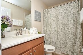 House W/pool And Jacuzzi In Paradise Palms-3151pp 6 Bedroom Home by Re