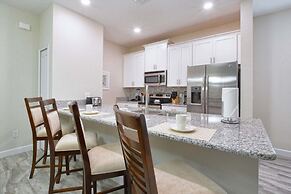 Storey Lake-5 Bedroom W/Splashpool-1617S Townhouse by RedAwning