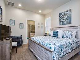 Windsor at Westside-6 Bedrooms House w/pool-3721WW Home by RedAwning