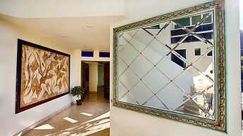 Luxury Beach Frontage Villa For Rent