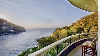Luxury Beach Frontage Villa For Rent