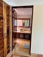 Luxury Beach Frontage Villa For Rent