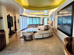 Luxury Beach Frontage Villa For Rent