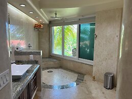 Luxury Beach Frontage Villa For Rent