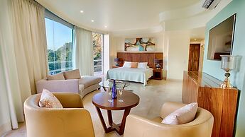Luxury Beach Frontage Villa For Rent