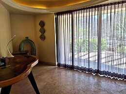 Luxury Beach Frontage Villa For Rent