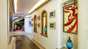 Luxury Beach Frontage Villa For Rent