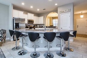 Solterra - 6 Bedrooms House w/pool-7040SR Home by RedAwning