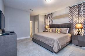 Solterra - 6 Bedrooms House w/pool-7040SR Home by RedAwning