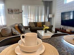 Solterra - 6 Bedrooms House w/pool-7040SR Home by RedAwning