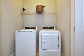 Solterra - 6 Bedrooms House w/pool-7040SR Home by RedAwning