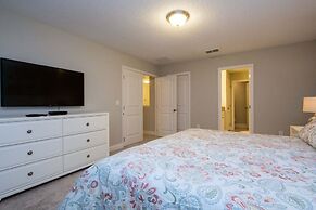 Solterra - 6 Bedrooms House w/pool-7040SR Home by RedAwning