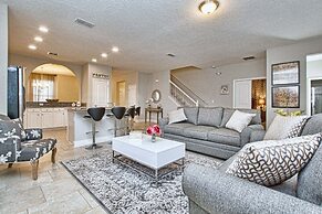 Solterra - 6 Bedrooms House w/pool-7040SR Home by RedAwning