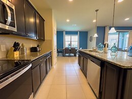 Beautiful Brand New 5 Bed With Pool And Spa (2481 5 Bedroom Villa by R