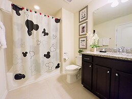 Beautiful Brand New 5 Bed With Pool And Spa (2481 5 Bedroom Villa by R