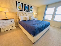 Beautiful Brand New 5 Bed With Pool And Spa (2481 5 Bedroom Villa by R