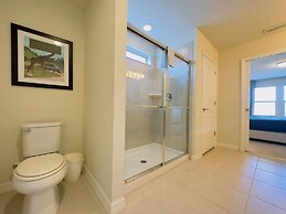 Beautiful Brand New 5 Bed With Pool And Spa (2481 5 Bedroom Villa by R