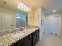 Beautiful Brand New 5 Bed With Pool And Spa (2481 5 Bedroom Villa by R