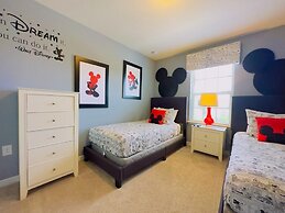 Beautiful Brand New 5 Bed With Pool And Spa (2481 5 Bedroom Villa by R