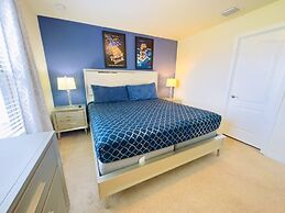 Beautiful Brand New 5 Bed With Pool And Spa (2481 5 Bedroom Villa by R