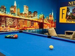 Beautiful Brand New 5 Bed With Pool And Spa (2481 5 Bedroom Villa by R