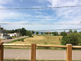 Cottage Jasmine on the Shediac Bay With hot tub