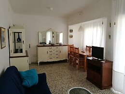 Apartment A 150 M From the Beach, With Three Bedrooms for 6 People