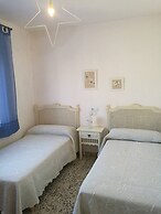 Apartment A 150 M From the Beach, With Three Bedrooms for 6 People
