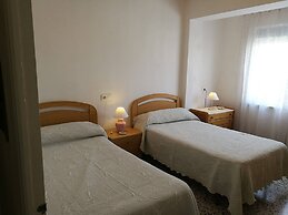 Apartment A 150 M From the Beach, With Three Bedrooms for 6 People