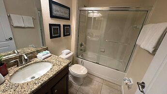 Paradise Palms - 5 Bedroom Pool - 3500PP Home by RedAwning