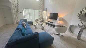 Paradise Palms - 5 Bedroom Pool - 3500PP Home by RedAwning