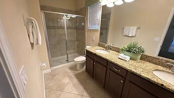 Paradise Palms - 5 Bedroom Pool - 3500PP Home by RedAwning