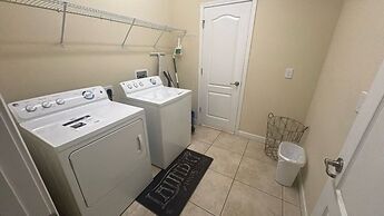 Paradise Palms - 5 Bedroom Pool - 3500PP Home by RedAwning